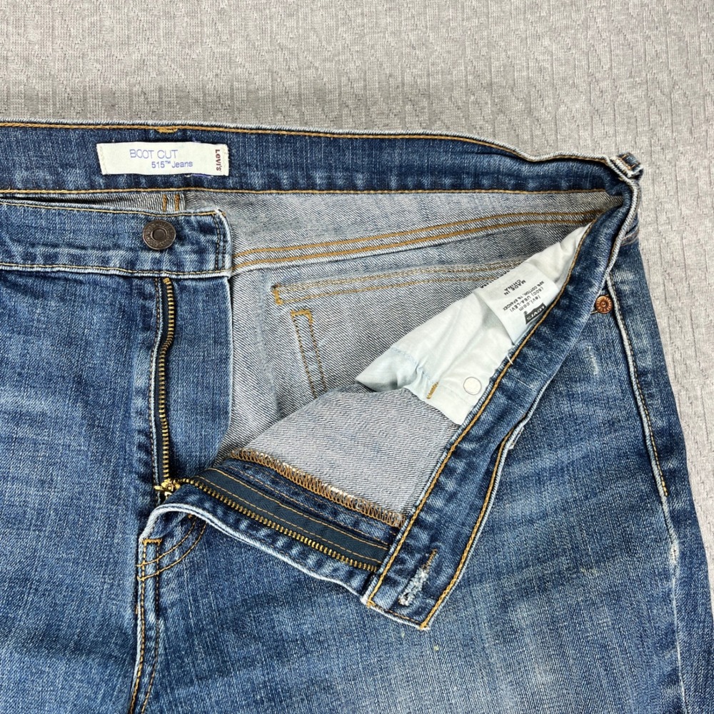 Levi's 515 Boot Cut Jeans Women 16/36X30 Medium Wash Blue Flap Pocket high-rise - Picture 16 of 16